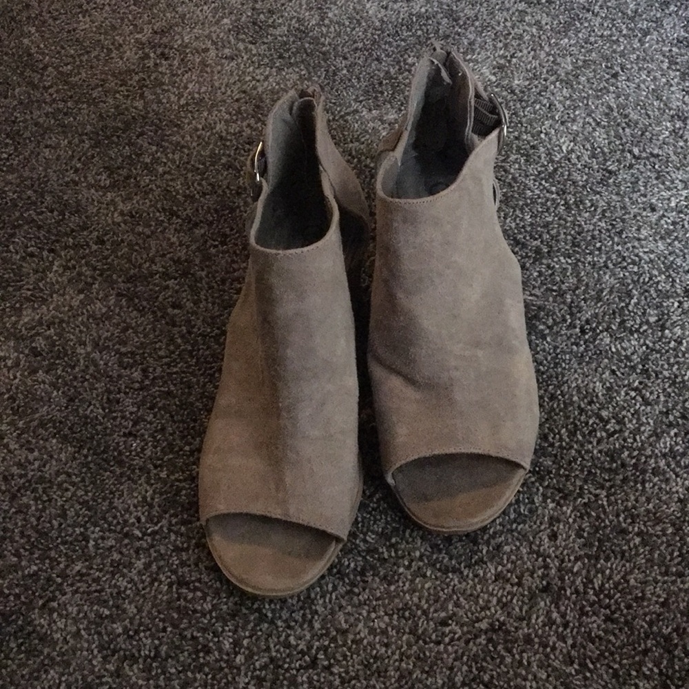 Carlos open toed heels